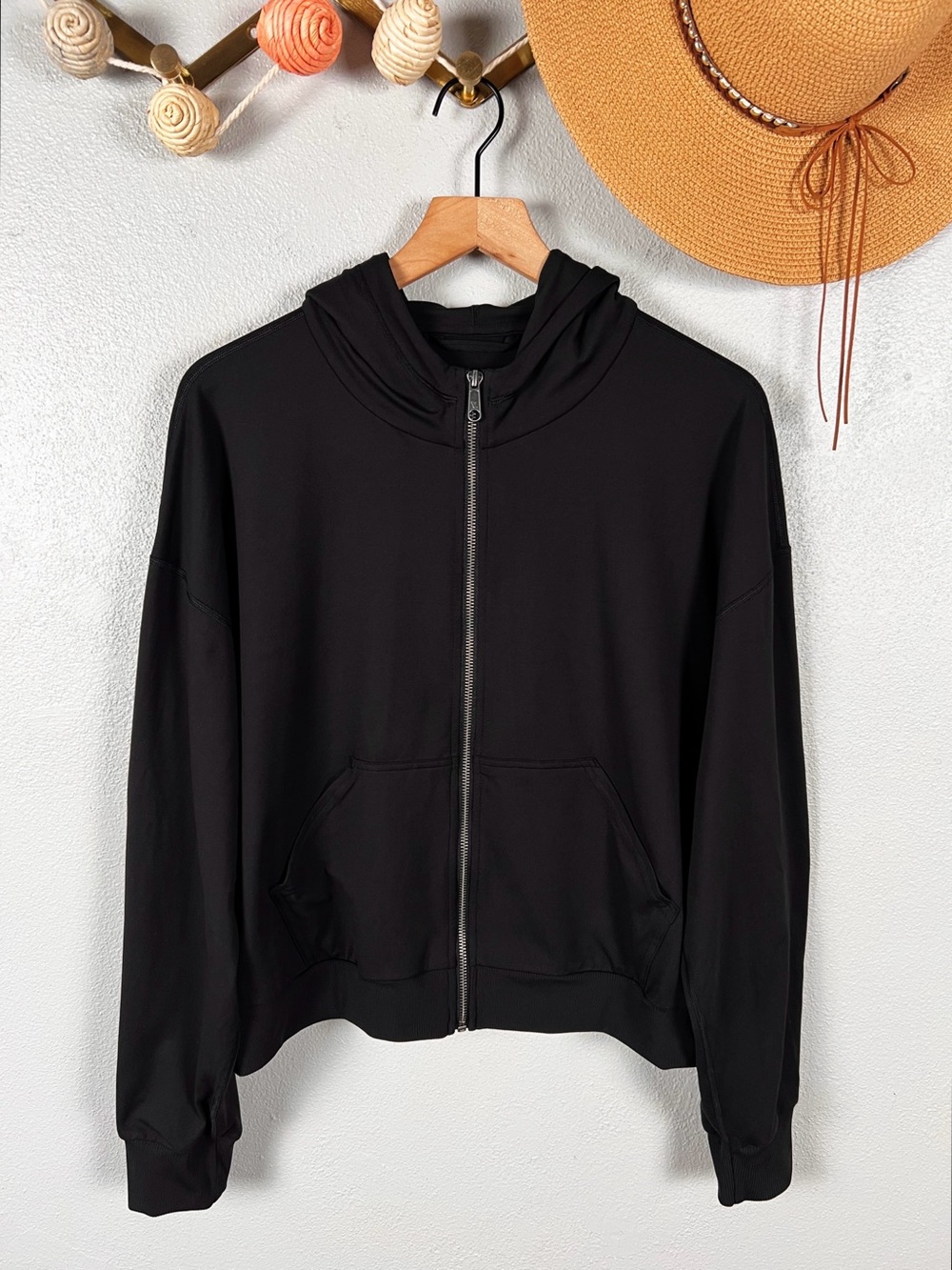 Vuori Halo Modern Full Zip Hoodie in True Black Size XL - Picture 7 of 8